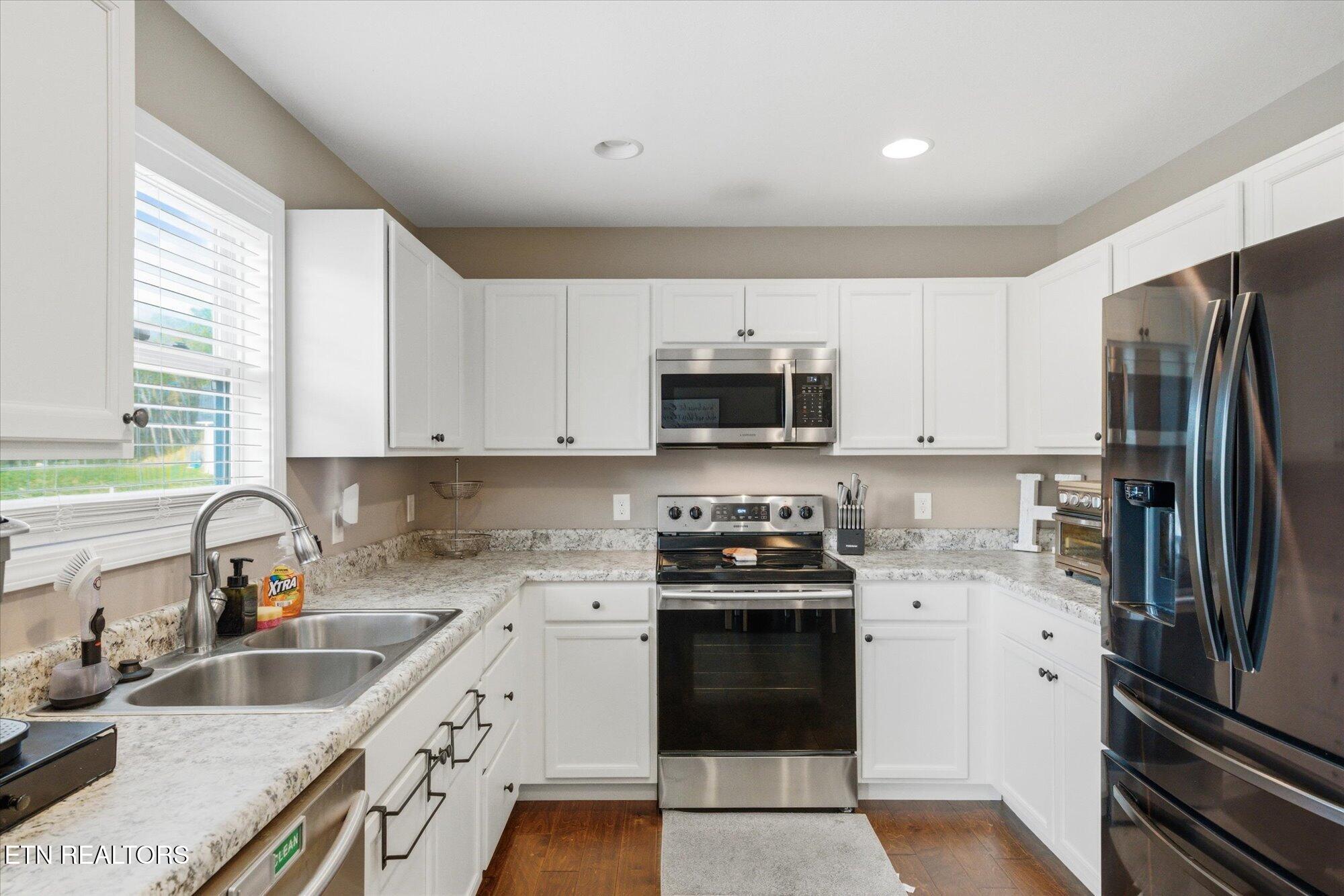 7983 Poplar Grove Lane Powell, TN 37849 - Photo 9 of 32 09-7983-Poplar-Grv-Ln-Powell-TN-9