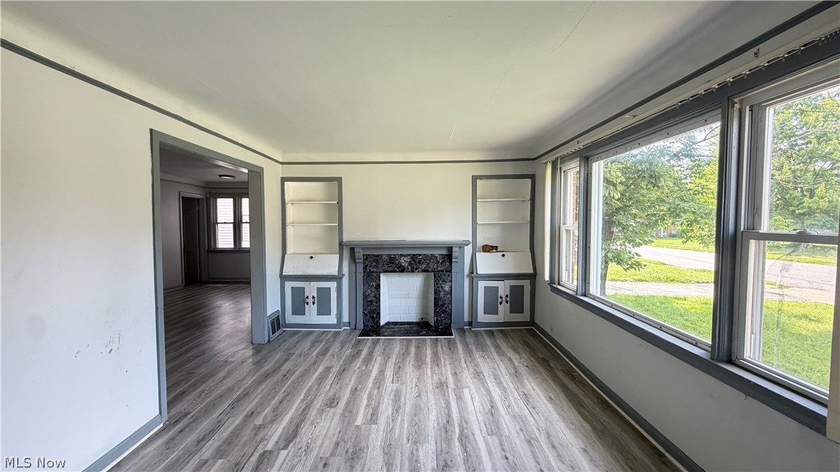14901 Milverton Road Cleveland, OH 44120 - Photo 3 of 16 Gallery Image 3