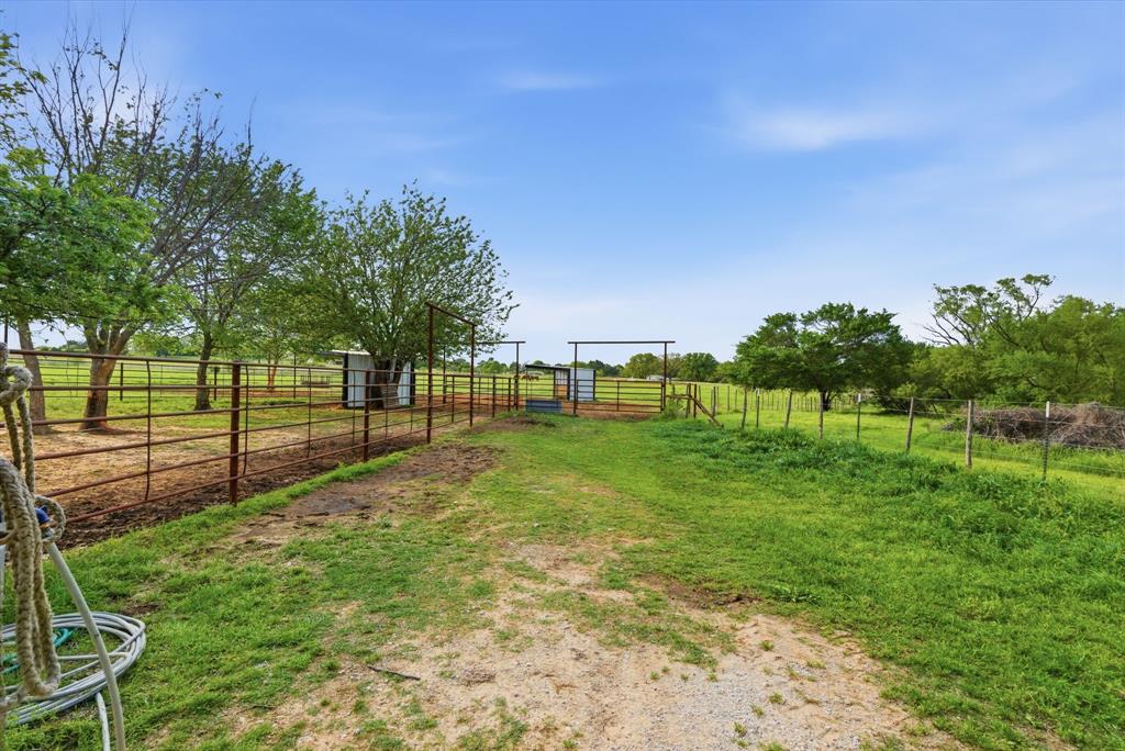 187 County Road 4195 Decatur, TX 76234 - Photo 8 of 40