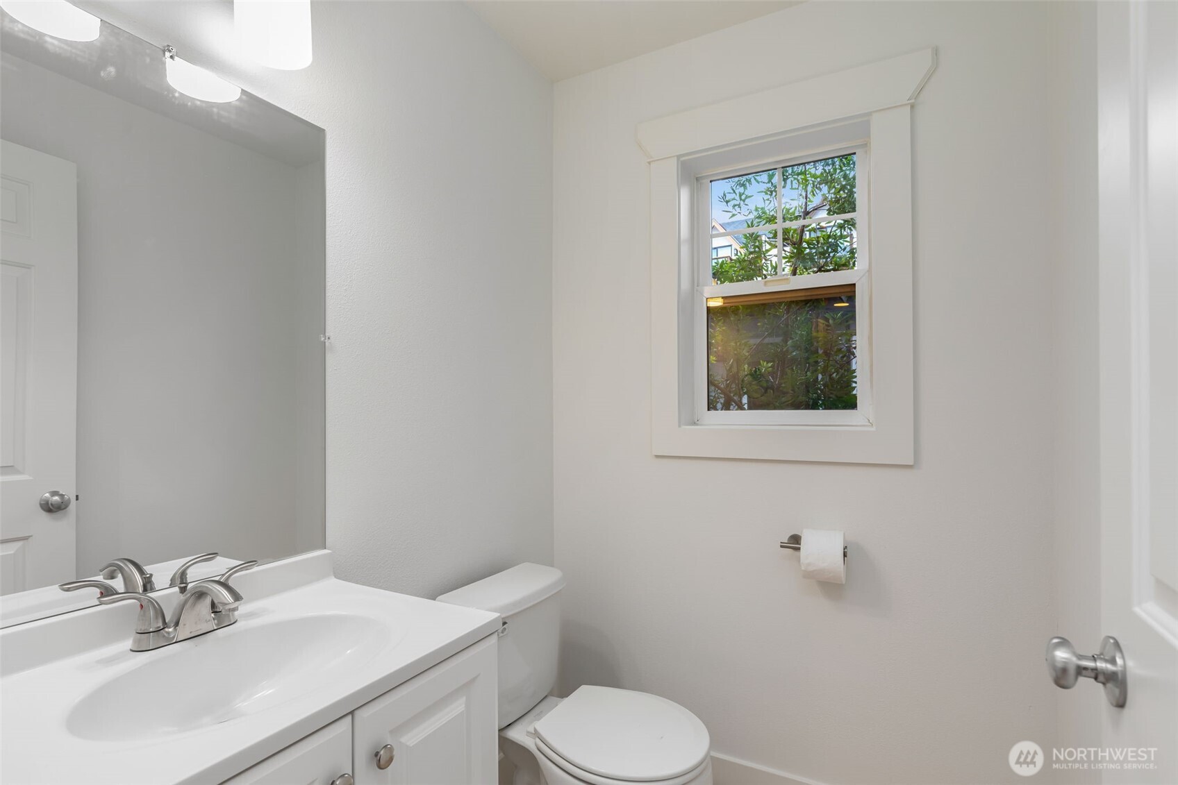 910 North 74th Street Seattle, WA 98103 - Photo 15 of 23