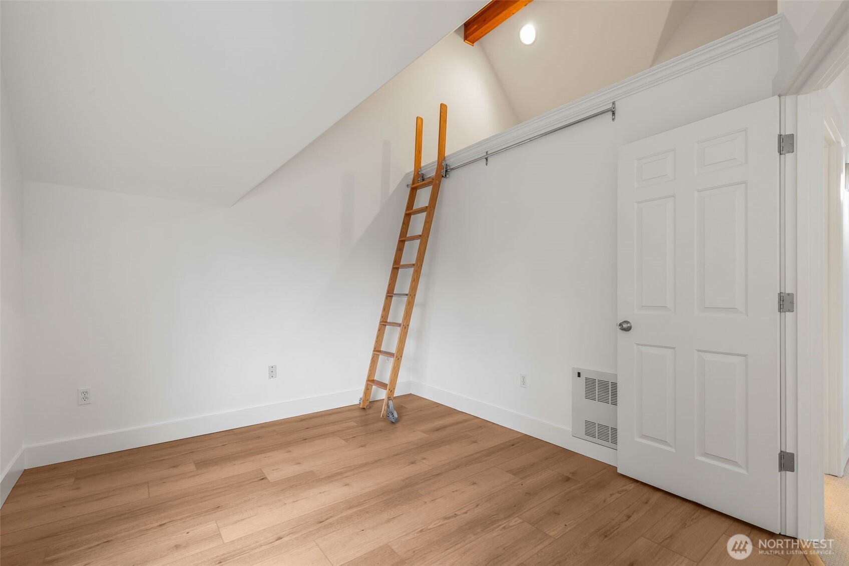 910 North 74th Street Seattle, WA 98103 - Photo 19 of 23