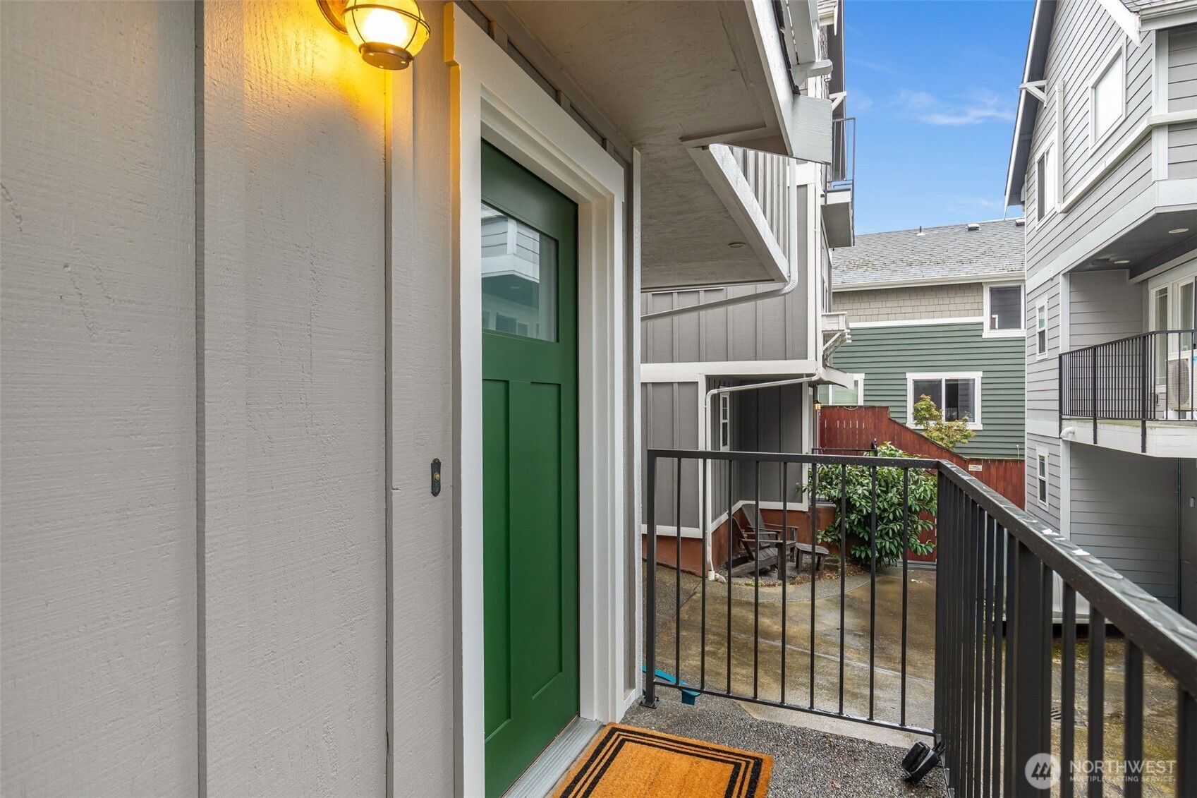 910 North 74th Street Seattle, WA 98103 - Photo 4 of 23