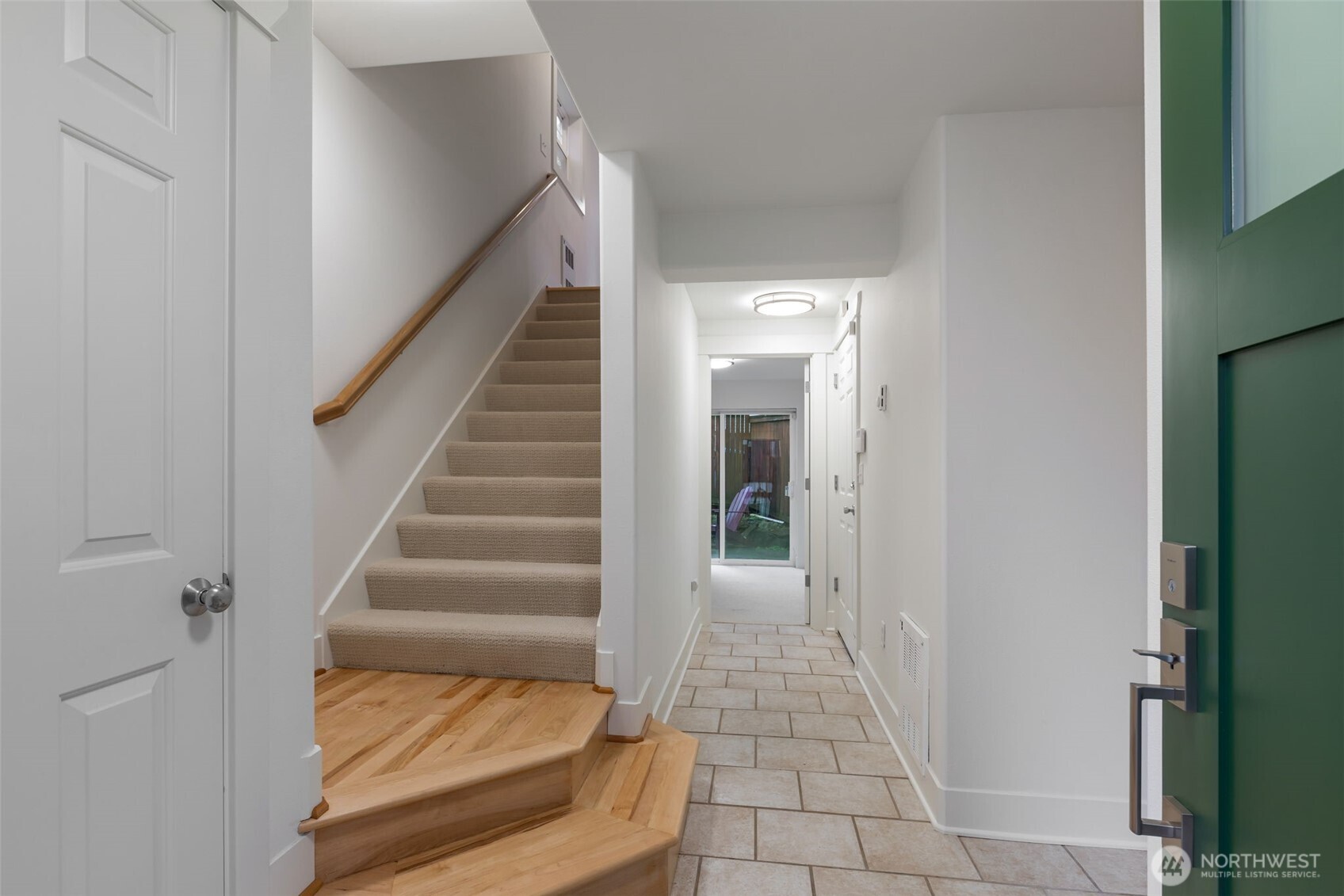 910 North 74th Street Seattle, WA 98103 - Photo 5 of 23