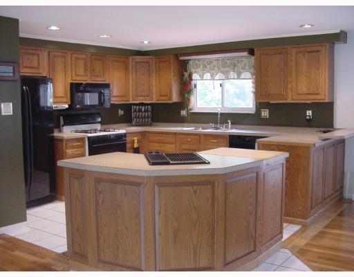 132 Rawlins Run Road Pittsburgh, PA 15238 - Photo 2 of 8 Kitchen.