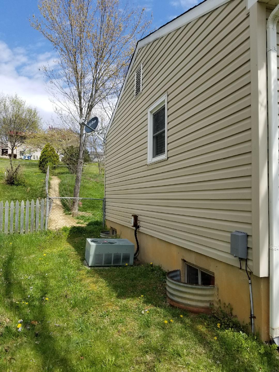 8315 Robin Lynn Road Roanoke, VA 24019 - Photo 8 of 16 123_1-1