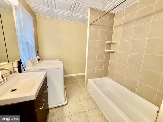$2,400 | 455 Fairmount Avenue, Unit 2, Philadelphia, PA 19123