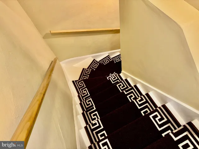 $2,400 | 455 Fairmount Avenue, Unit 2, Philadelphia, PA 19123