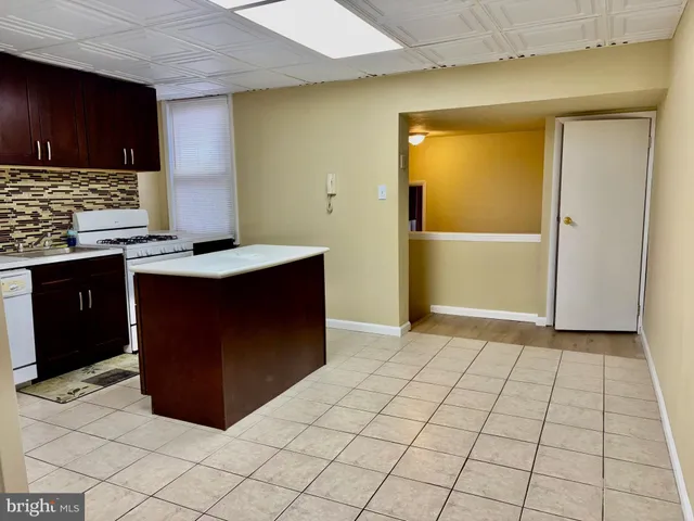 $2,400 | 455 Fairmount Avenue, Unit 2, Philadelphia, PA 19123