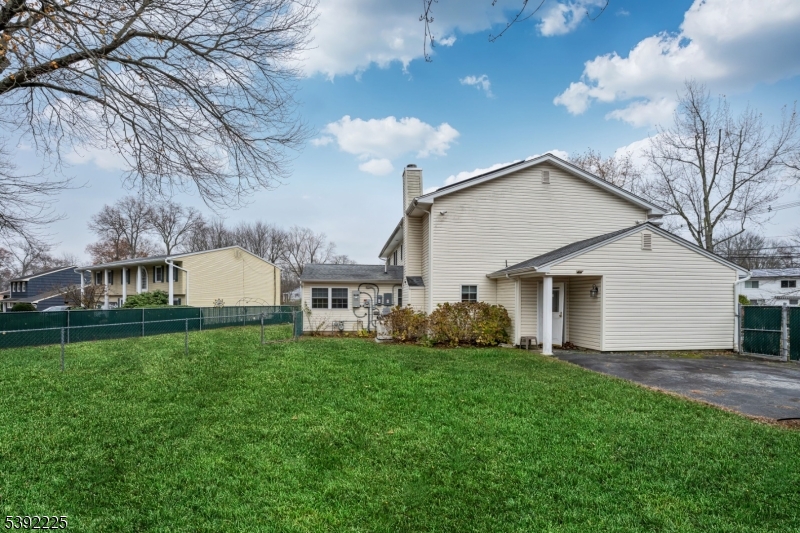 255 Knoll Road Lake Hiawatha, NJ 07034 - Photo 31 of 32 a view of a house with a yard