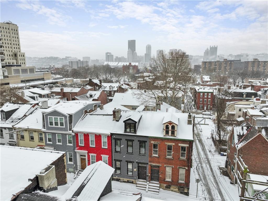 111 Hemlock Street Pittsburgh, PA 15212 - Photo 49 of 50 Minutes to Downtown Pittsburgh, the stadiums, Casino, Allegheny General Hospital, North Side coffee shops and more!