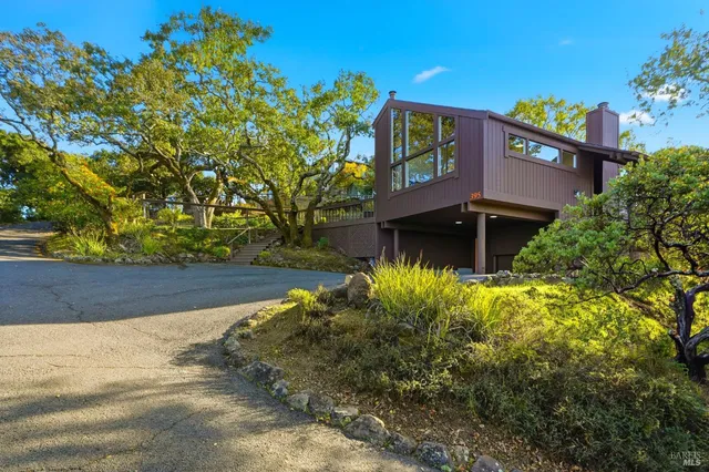 $1,395,000 | 395 Ridge Road, Novato, CA 94947