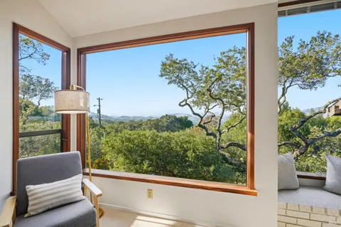 $1,395,000 | 395 Ridge Road, Novato, CA 94947