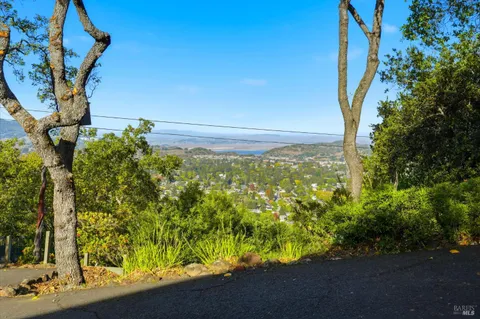 $1,395,000 | 395 Ridge Road, Novato, CA 94947