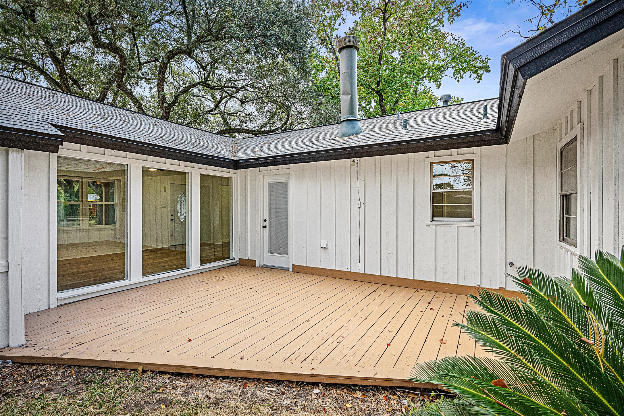 10259 Old Orchard Road La Porte, TX 77571 - Photo 7 of 23 a view of outdoor space and yard