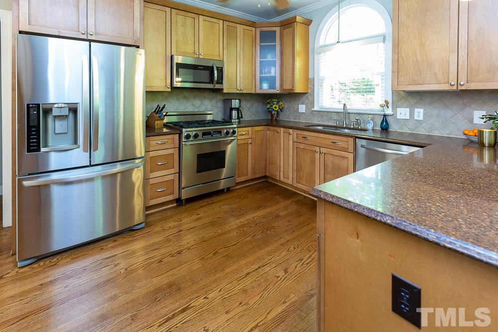 2444 Sunnystone Way Raleigh, NC 27613 - Photo 8 of 30
