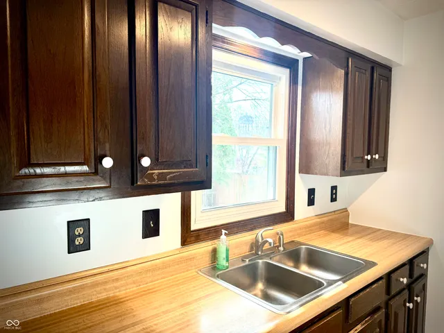 $230,000 | 605 Somerset Drive, Lebanon, IN 46052