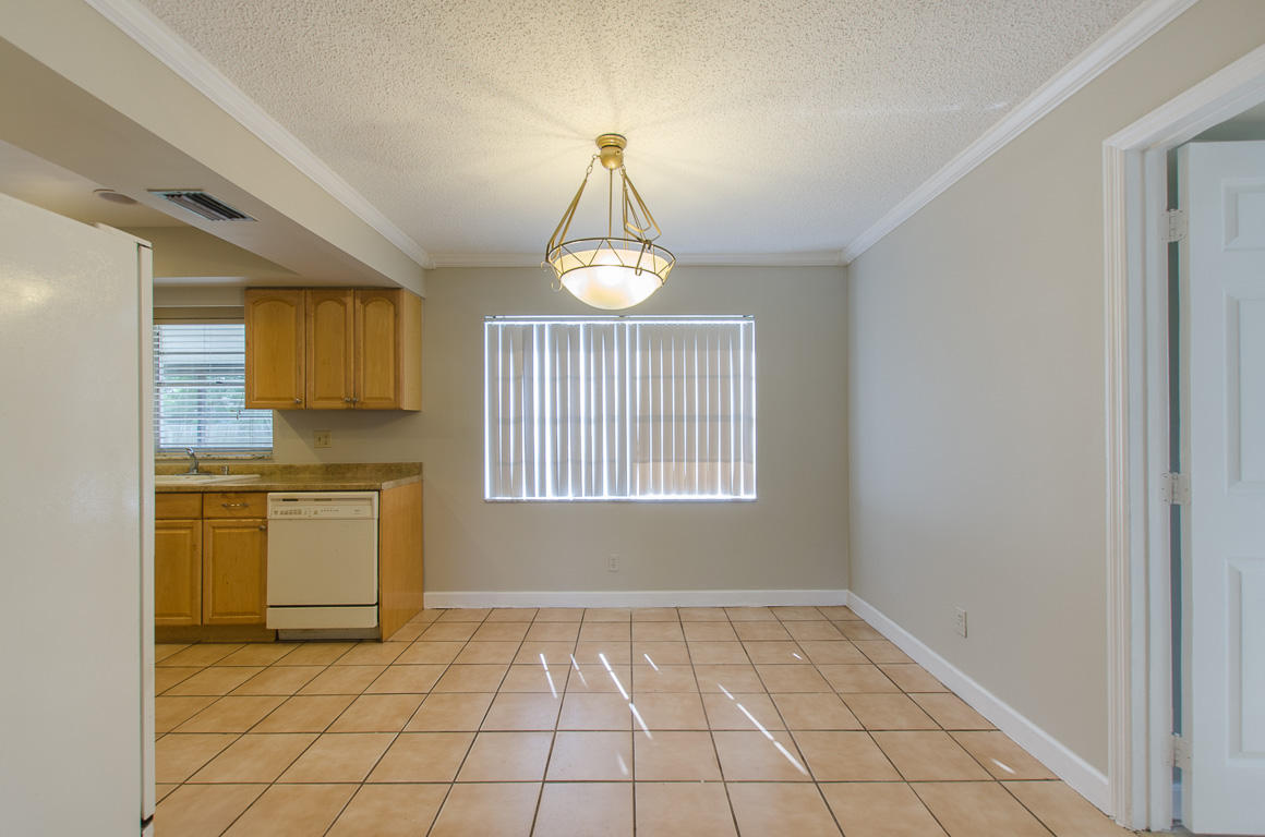 22745 Southwest 55th Way Boca Raton, FL 33433 - Photo 5 of 23 22745 SW 55th Way-26