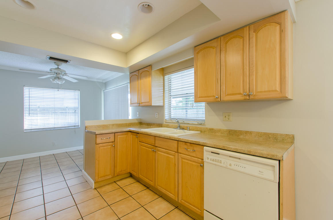 22745 Southwest 55th Way Boca Raton, FL 33433 - Photo 6 of 23 22745 SW 55th Way-24