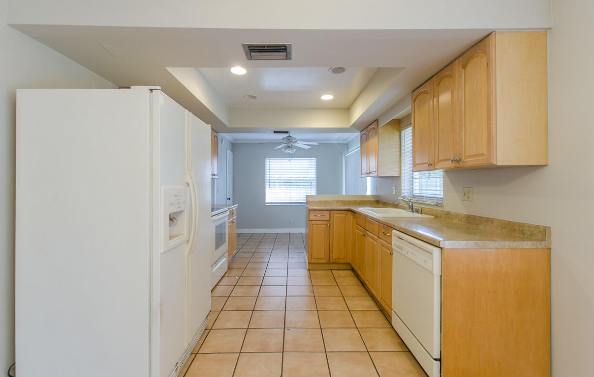 22745 Southwest 55th Way Boca Raton, FL 33433 - Photo 7 of 23 22745 SW 55th Way-25