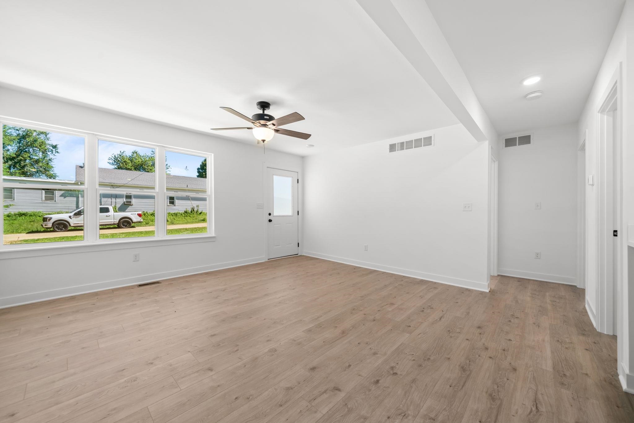 3569 West Egan Road Leaf River, IL 61047 - Photo 4 of 25