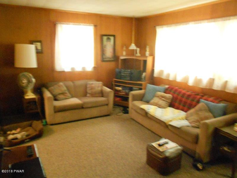 130 Tauschman Road Greentown, PA 18426 - Photo 2 of 10 Living Room