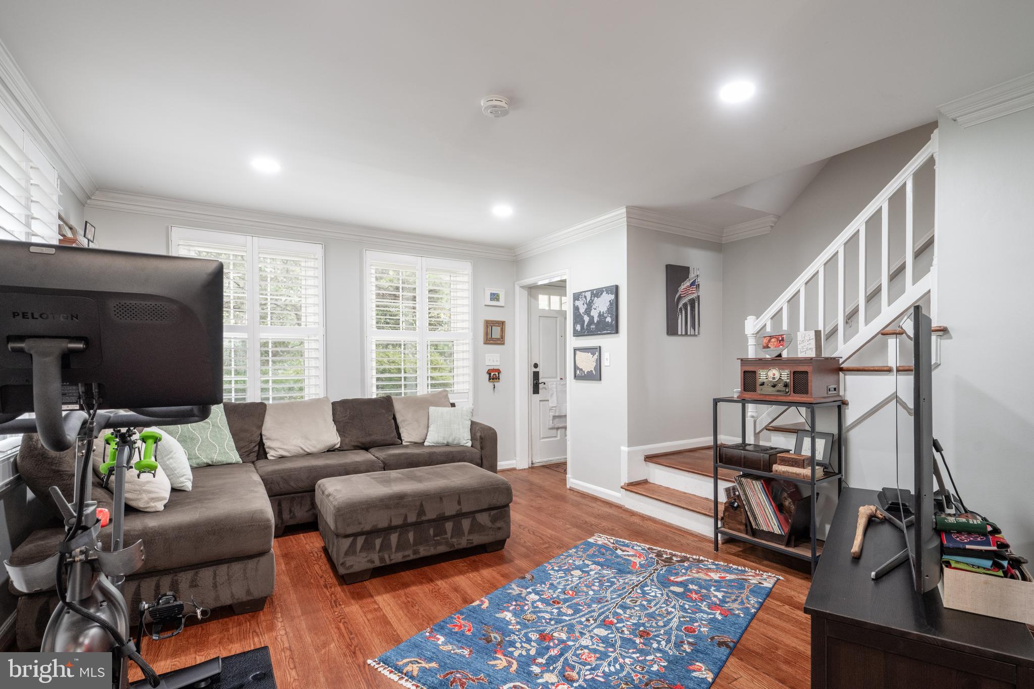 4205 32nd Road South Arlington, VA 22206 - Photo 9 of 40 PLANTATION SHUTTERS THRU-OUT