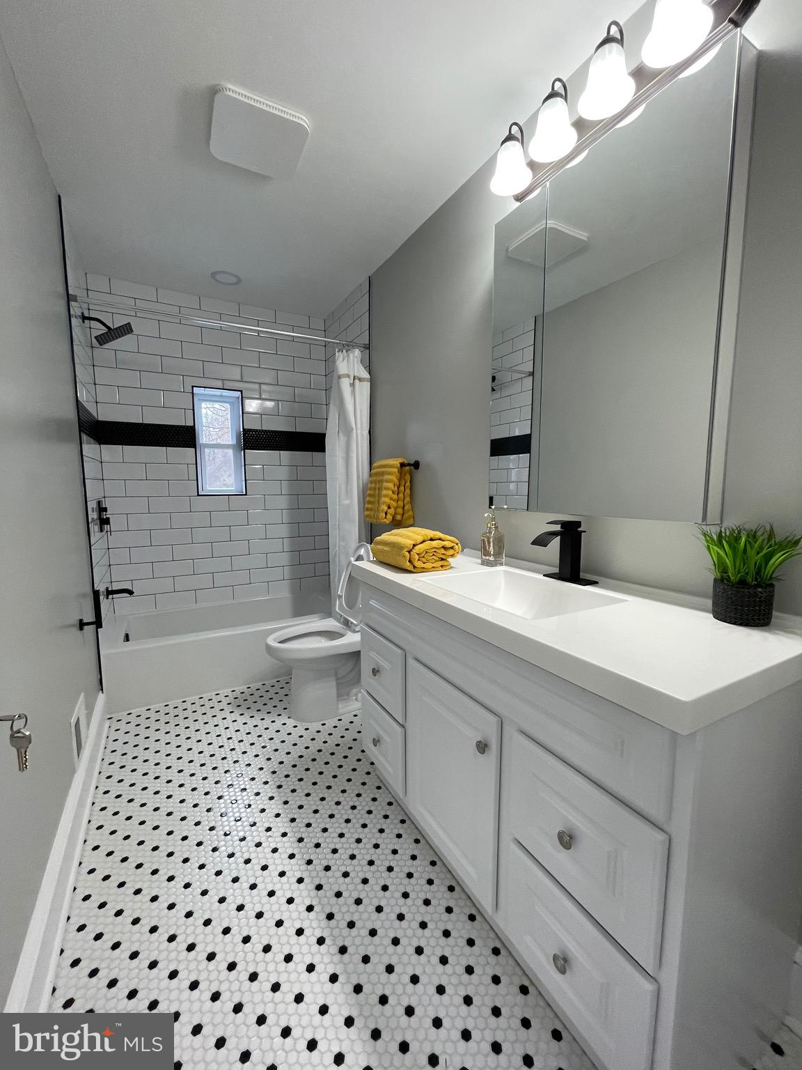24804 Frederick Road Clarksburg, MD 20871 - Photo 5 of 5