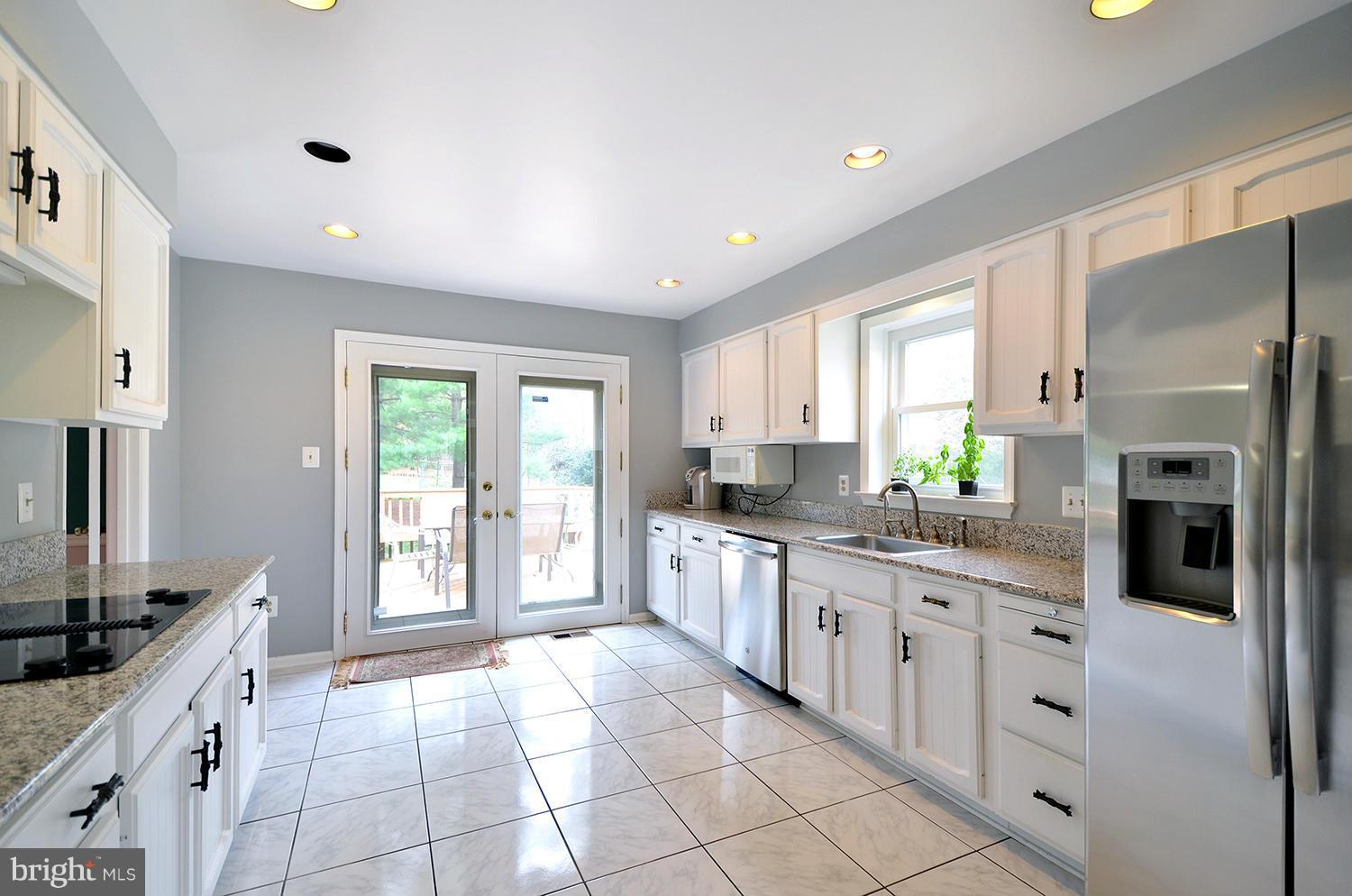 9424 Reach Road Potomac, MD 20854 - Photo 11 of 30 Kitchen