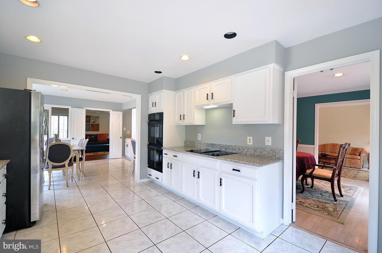 9424 Reach Road Potomac, MD 20854 - Photo 12 of 30 Kitchen