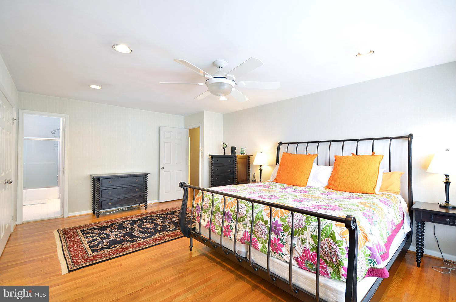 9424 Reach Road Potomac, MD 20854 - Photo 17 of 30 Bedroom (Master)