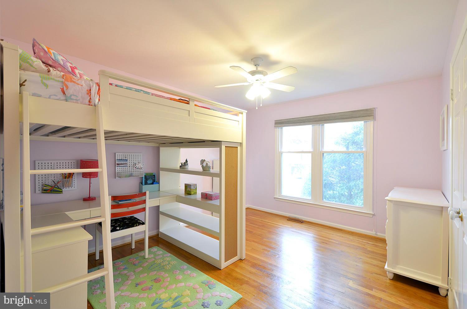 9424 Reach Road Potomac, MD 20854 - Photo 20 of 30 Bedroom