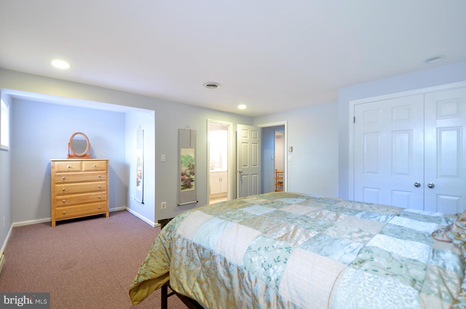 9424 Reach Road Potomac, MD 20854 - Photo 21 of 30 Bedroom