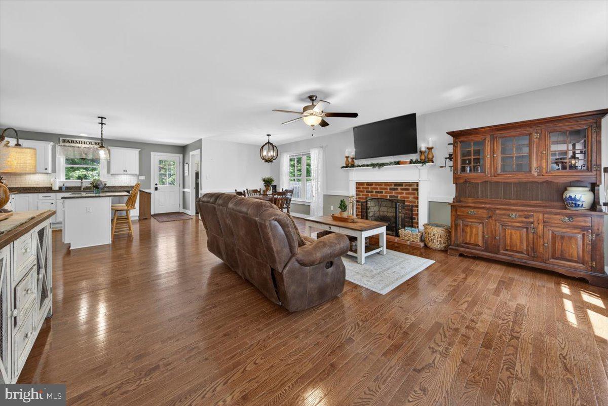 844 Manchester Road Bumpass, VA 23024 - Photo 27 of 65 Open concept layout