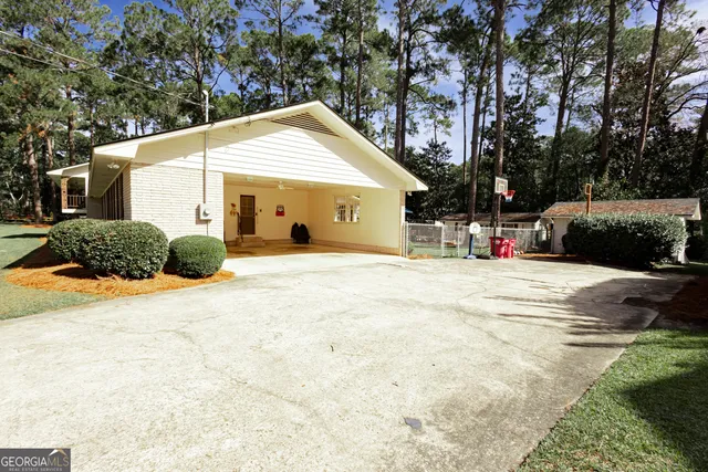 a view of backyard of house