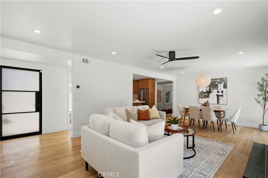 3758 Alzada Road Altadena, CA 91001 - Photo 13 of 59 Open concept living room