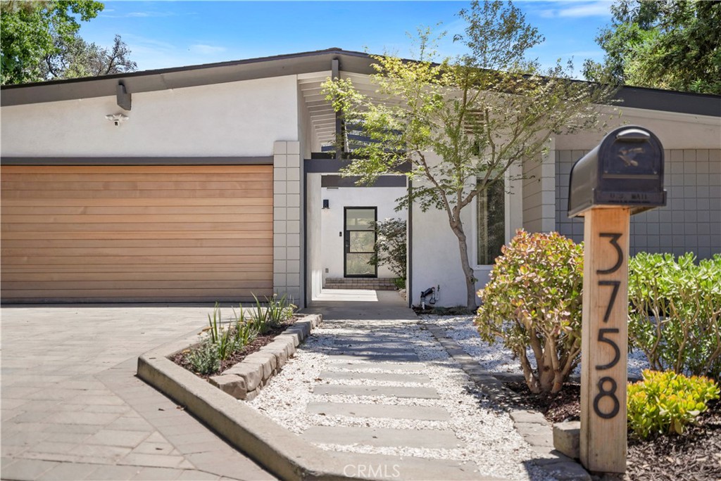 3758 Alzada Road Altadena, CA 91001 - Photo 4 of 59 Mid-century home with attached 2-car garage