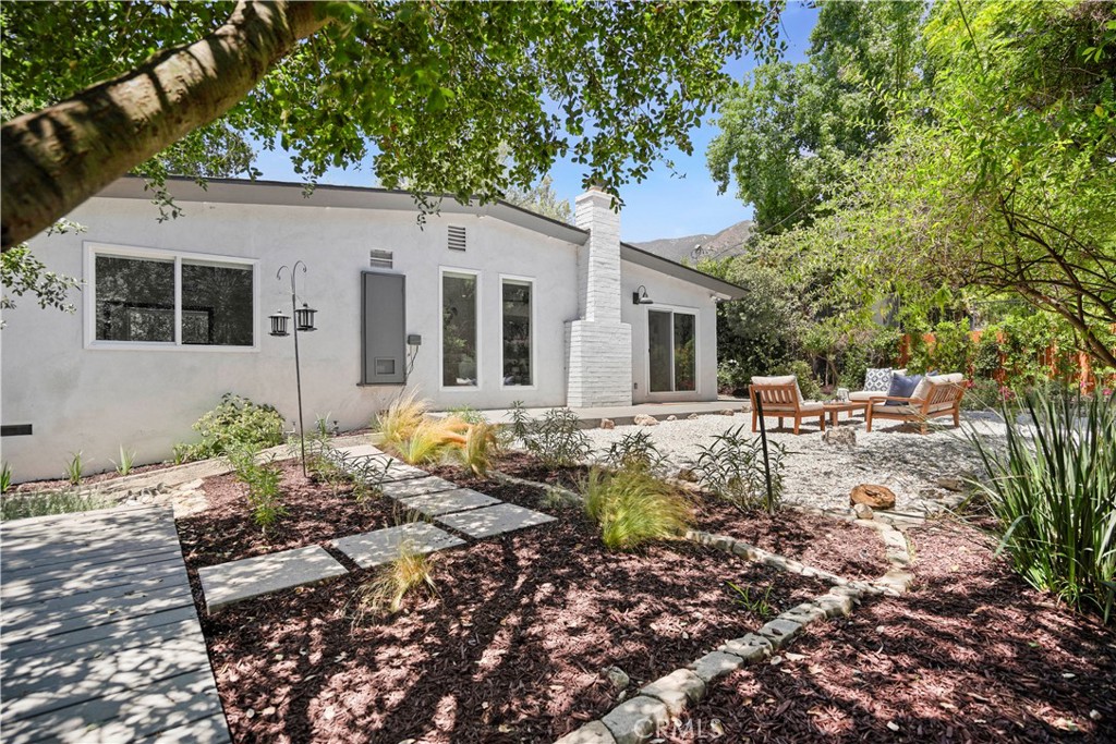 3758 Alzada Road Altadena, CA 91001 - Photo 48 of 59 Beautiful hardscape