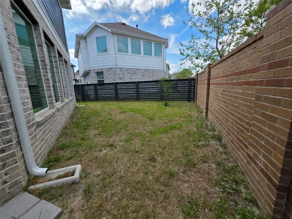 $2,600 | 18710 Colorado River Lane, Cypress, TX 77433