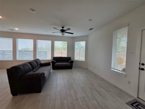 $2,600 | 18710 Colorado River Lane, Cypress, TX 77433