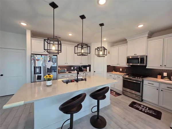 $2,600 | 18710 Colorado River Lane, Cypress, TX 77433