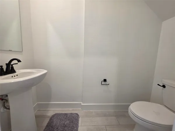 $2,600 | 18710 Colorado River Lane, Cypress, TX 77433