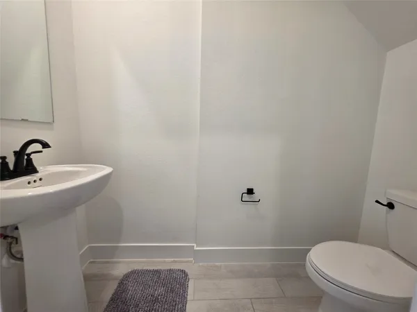 $2,600 | 18710 Colorado River Lane, Cypress, TX 77433