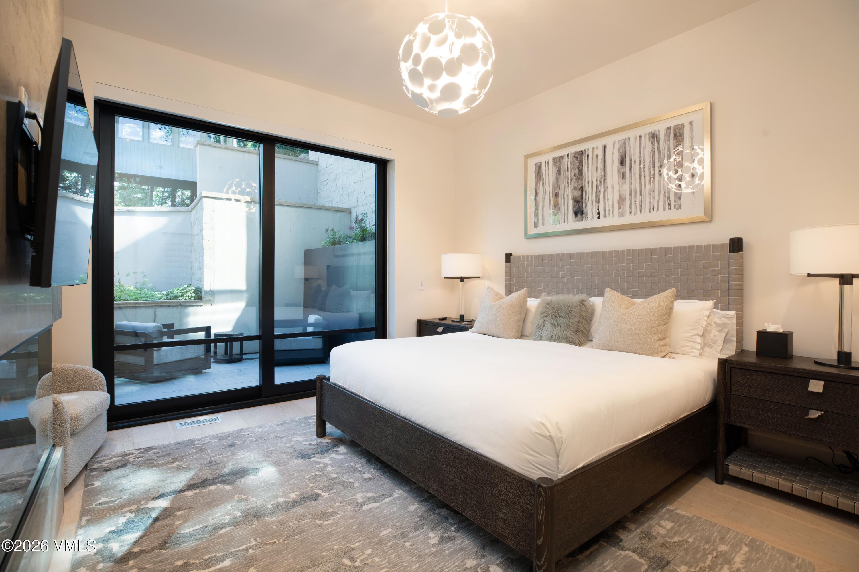 670 West Forest Road Vail, CO 81657 - Photo 18 of 34 2508_670_forest_interior_bed02