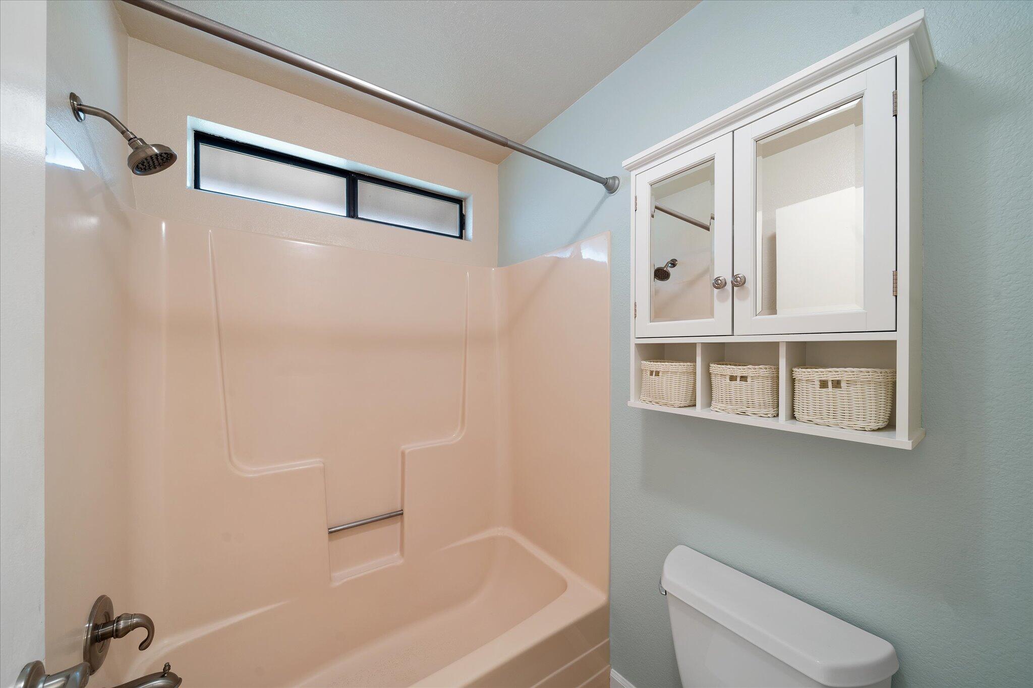 7235 Amigo Way Redding, CA 96002 - Photo 18 of 33 20-BiggerFlow Real Estate Media-17