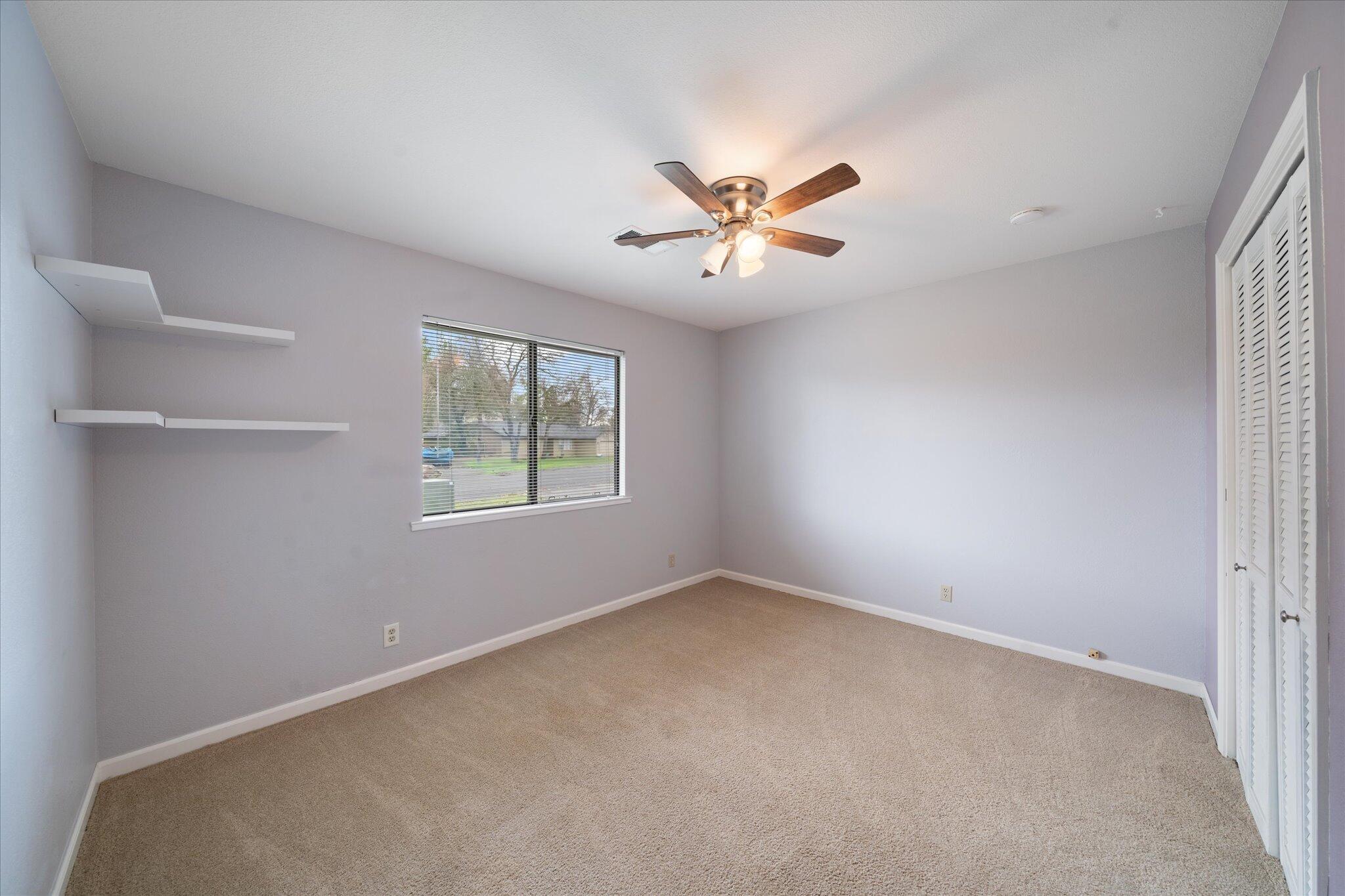 7235 Amigo Way Redding, CA 96002 - Photo 21 of 33 24-BiggerFlow Real Estate Media-21
