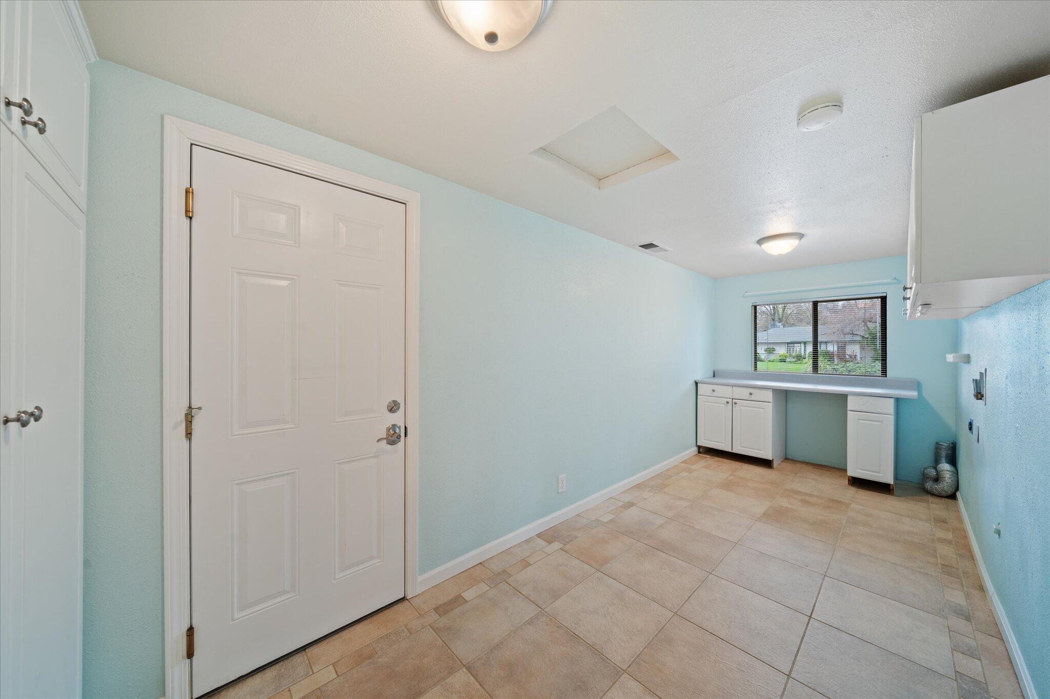 7235 Amigo Way Redding, CA 96002 - Photo 24 of 33 26-BiggerFlow Real Estate Media-23