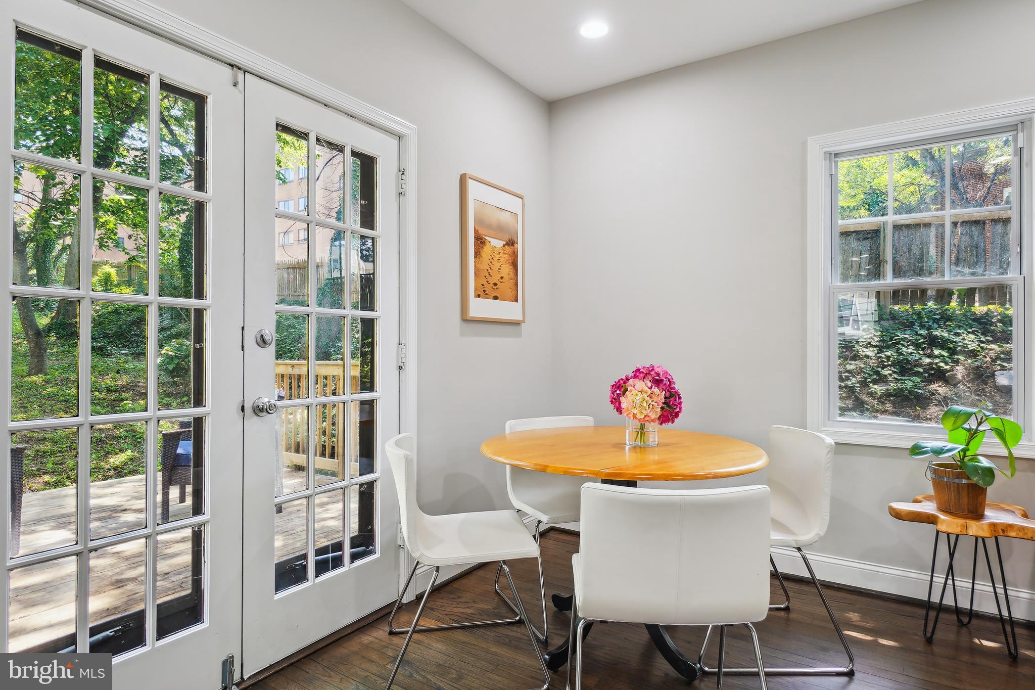 514 Silver Spring Avenue Silver Spring, MD 20910 - Photo 6 of 32 a dining room with furniture and window