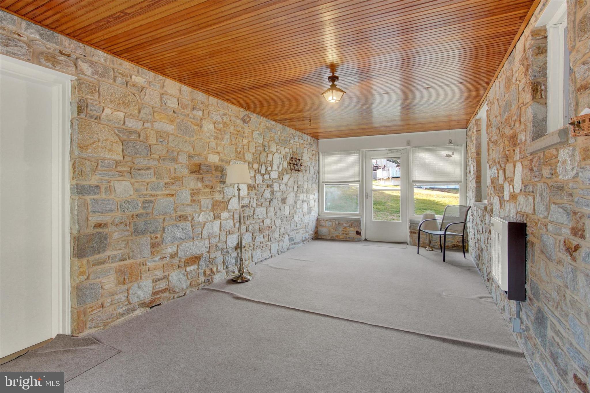 3400 Hanover Pike Manchester, MD 21102 - Photo 16 of 29 Breezeway/Sunroom with beautiful ceiling