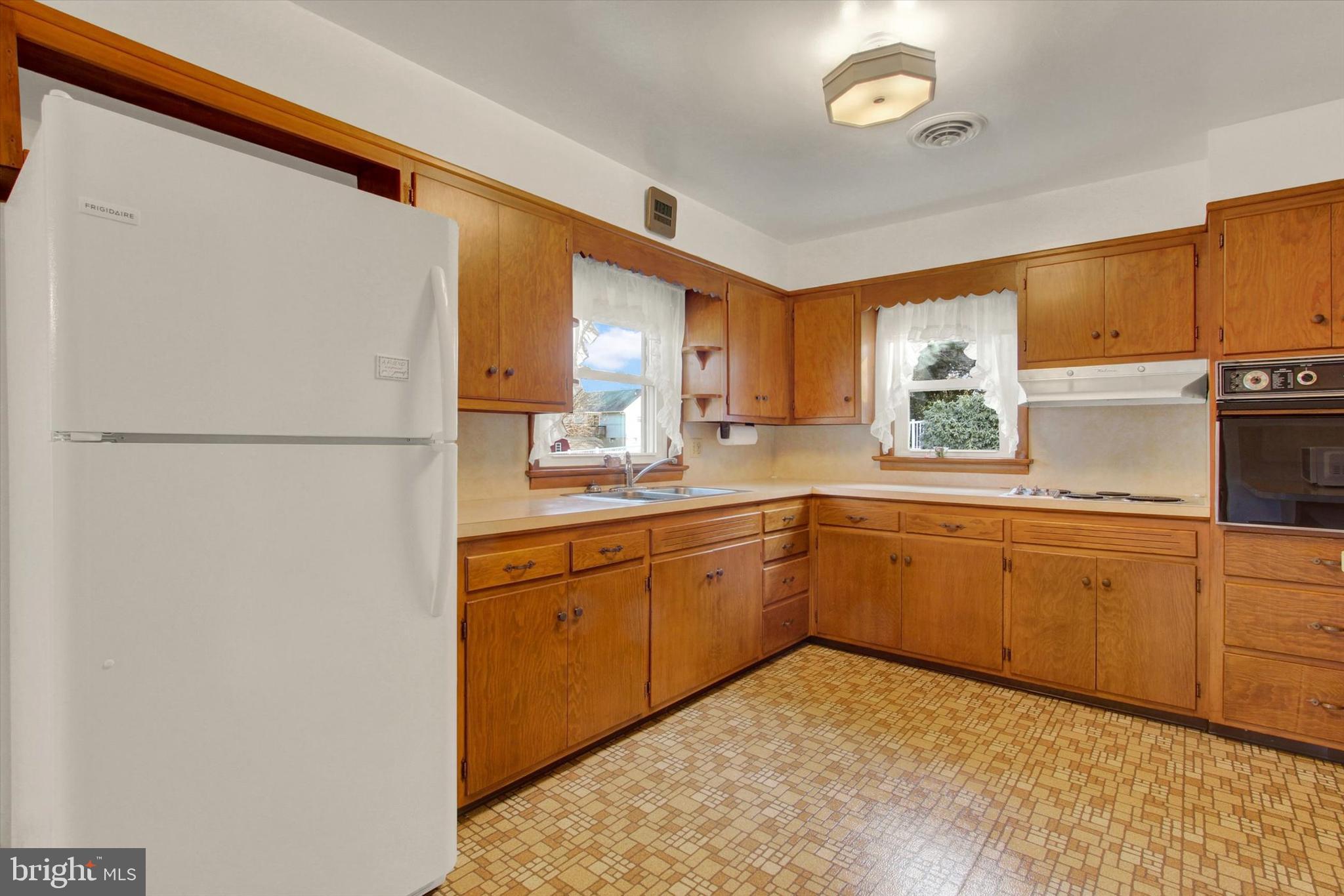 3400 Hanover Pike Manchester, MD 21102 - Photo 8 of 29 Kitchen