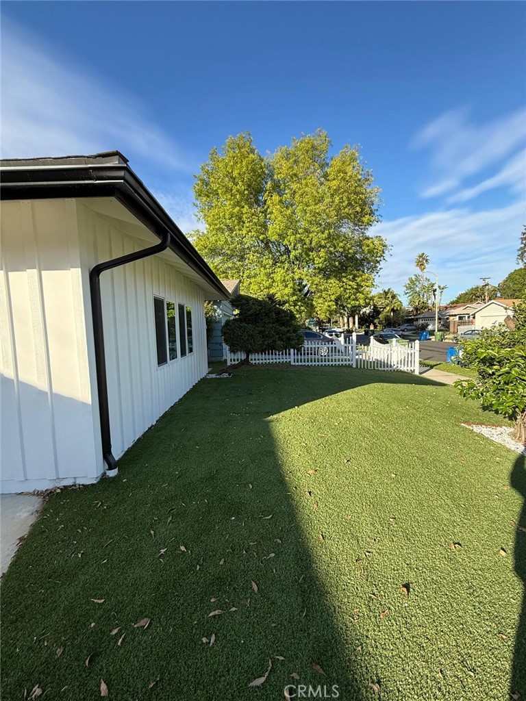 8601 Delco Avenue, Unit 1/4 Winnetka, CA 91306 - Photo 25 of 25 a view of a backyard with a garden